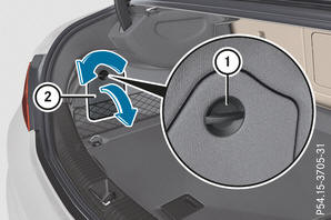 Rozkładanie końcówki haka holowniczego